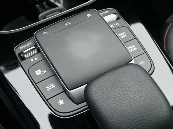 Mercedes-Benz CLA 250 e AMG Line 21