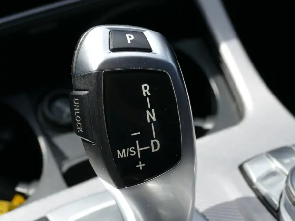 BMW 520 d Pack M Auto 25