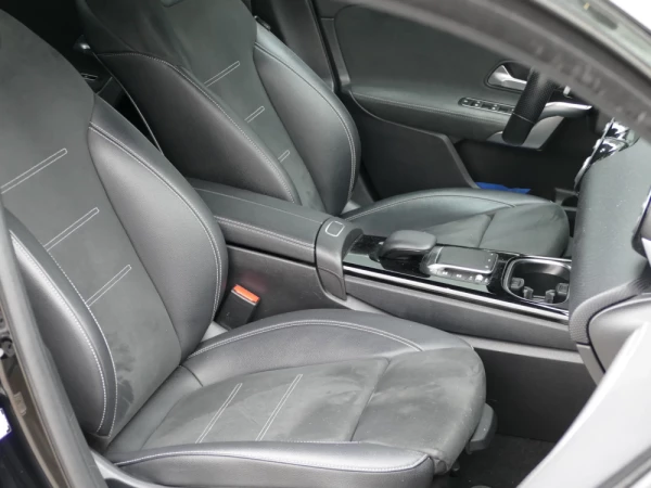 Mercedes-Benz A 250 Limousine e AMG Line 24