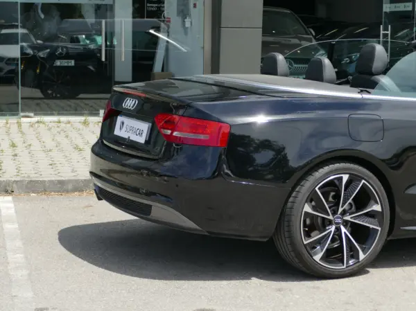 Audi A5 Cabrio 2.0 TDi S-line 8