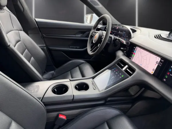 Porsche Taycan Turbo S 15