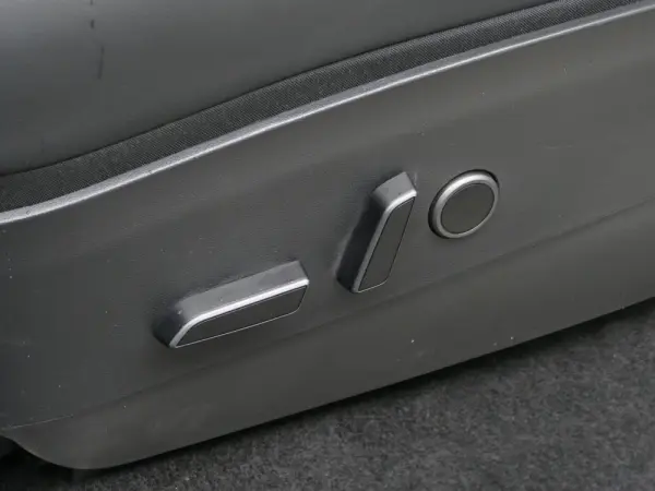 Tesla Model Y Long Range Tração Integral 26