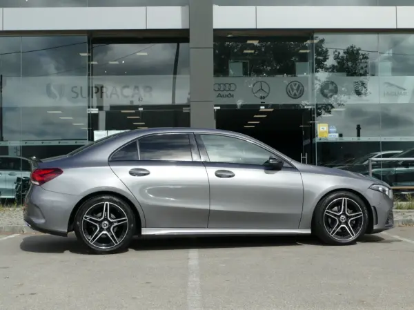 Mercedes-Benz A 180 Limousine d AMG Line Aut. 18