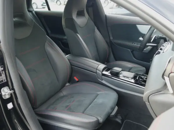 Mercedes-Benz CLA 250 e Shooting Brake AMG Line 25