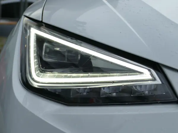 SEAT Arona 1.0 TSI FR 8