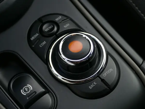 MINI Countryman Cooper SE ALL4 Auto 27