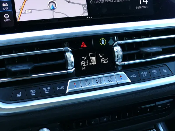 BMW 330 e Pack Desportivo M Auto 23