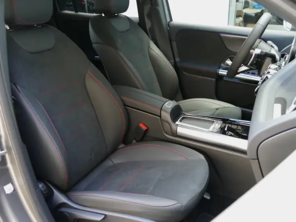 Mercedes-Benz GLA 250 e AMG Line 29