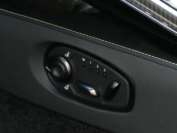 Aston Martin Vantage Coupe V8 45