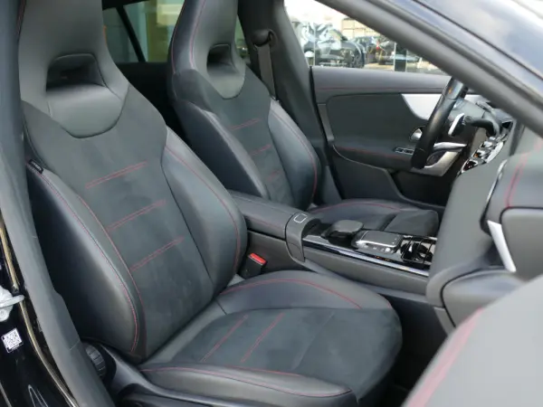 Mercedes-Benz CLA 250 e Shooting Brake AMG Line 35