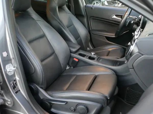 Mercedes-Benz GLA 220 d Urban 29