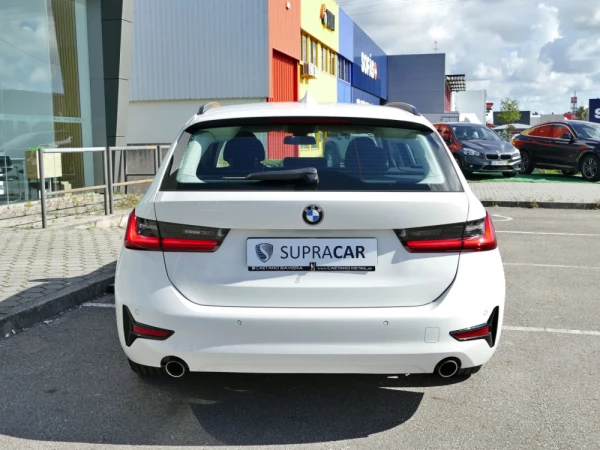 BMW 318 d Touring Corporate Edition 8