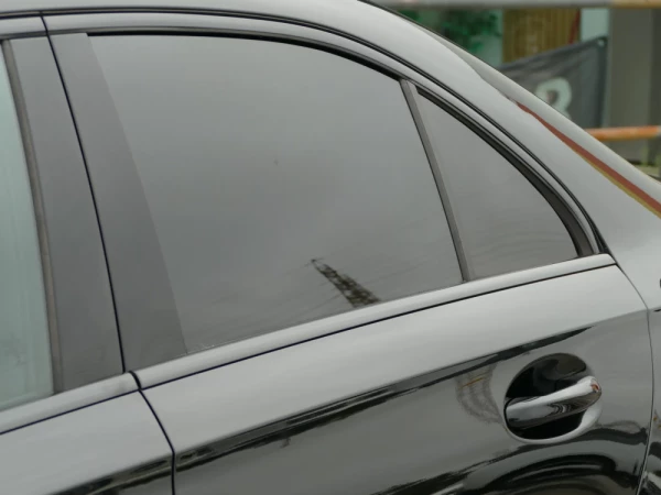 Mercedes-Benz A 250 Limousine e AMG Line 12
