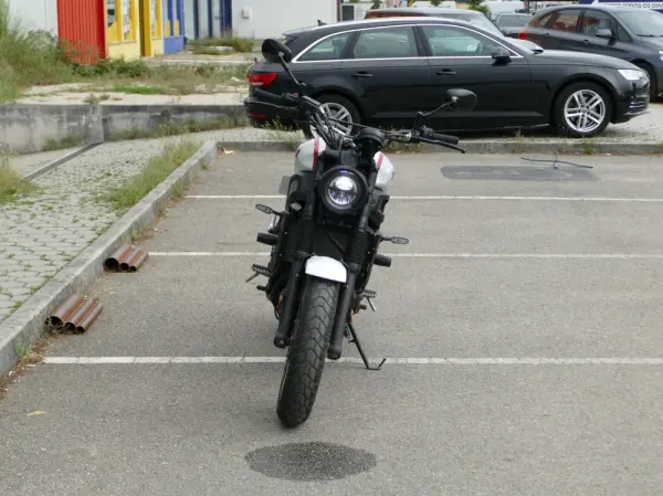 Yamaha XSR 700 Tribute 2