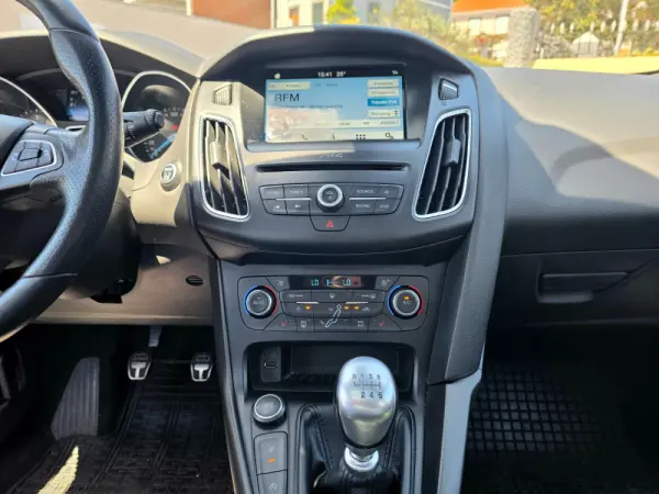 Ford Focus 2.0 TDCi ST-Line 29