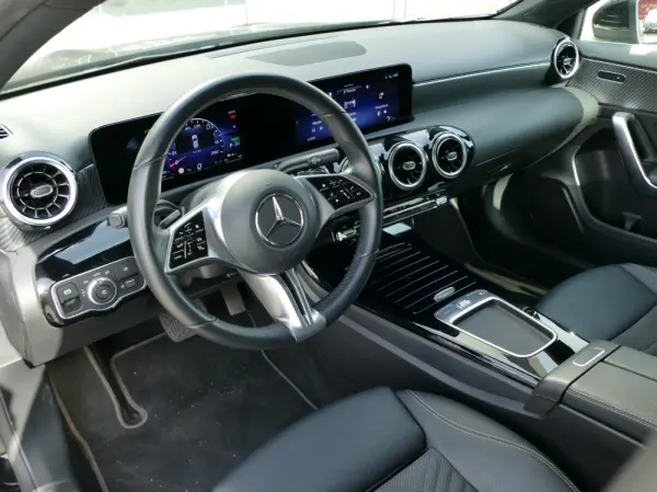 Mercedes-Benz A 250 e Progressive 21