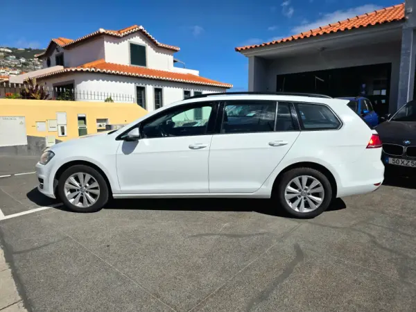 Volkswagen Golf 1.6 TDi Confortline 8