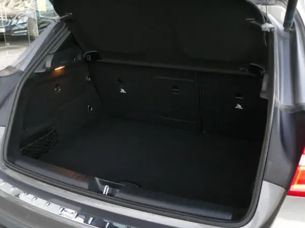 Mercedes-Benz GLA 220 d Urban 13