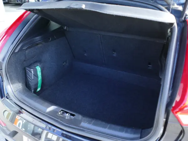 Volvo V40 1.6 D2 R-Design 13