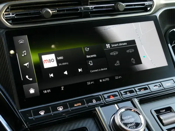 Aston Martin Vantage Coupe V8 37