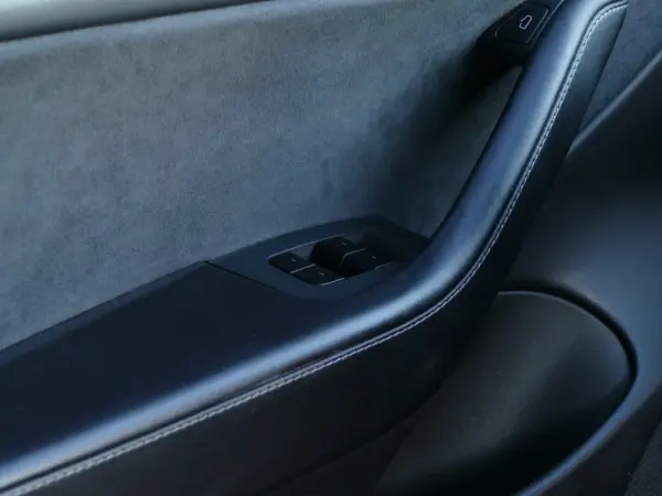 Tesla Model 3 Performance Dual Motor AWD 29