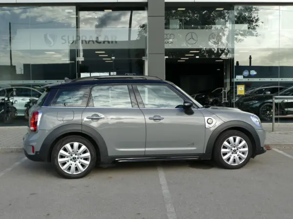 MINI Countryman Cooper SE ALL4 Auto 43