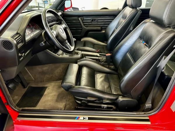 BMW M3 Standard 8