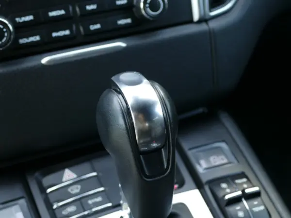 Porsche Macan S 26