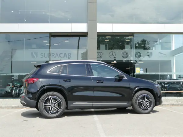 Mercedes-Benz EQA 250+ AMG Line 18
