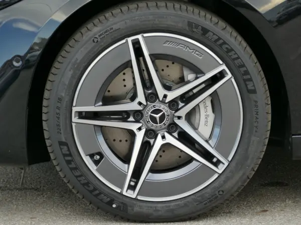 Mercedes-Benz C 300 e AMG Line 7