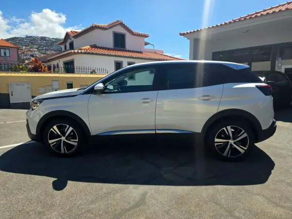 Peugeot 3008 1.2 PureTech Allure 8
