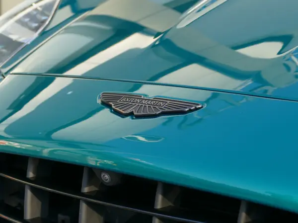 Aston Martin Vantage Coupe V8 13