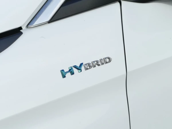 Peugeot 3008 1.6 Hybrid Allure e-EAT8 9
