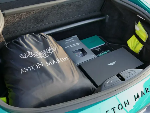 Aston Martin Vantage Coupe V8 23