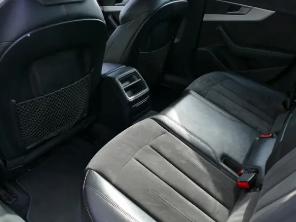 Audi A4 Avant 2.0 TDI Advance 37
