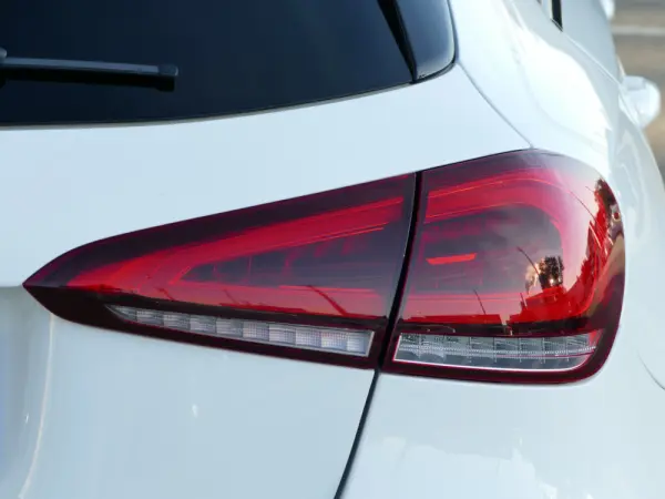 Mercedes-Benz A 180 d AMG Line Aut. 13