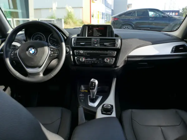 BMW 220 d Coupe Advantage Auto 33