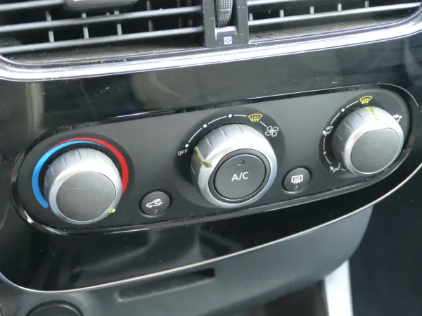 Renault Clio Sport Tourer 0.9 TCe Limited 18