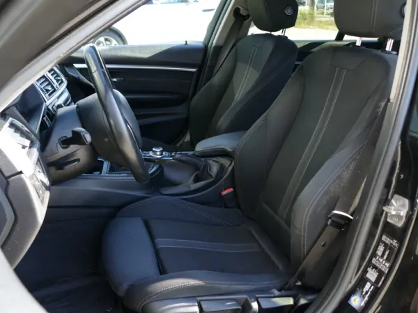 BMW 318 d Line Sport 28