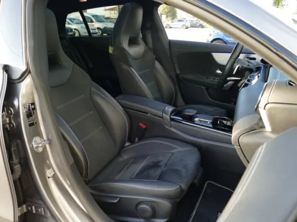 Mercedes-Benz CLA 250 e Shooting Brake AMG Line 26