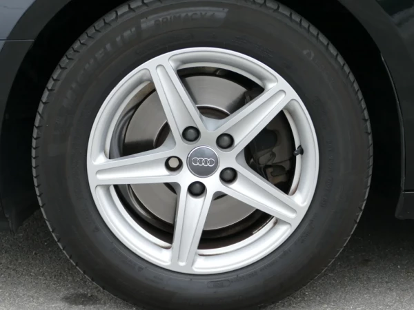 Audi A4 Avant 2.0 TDI Advance 9