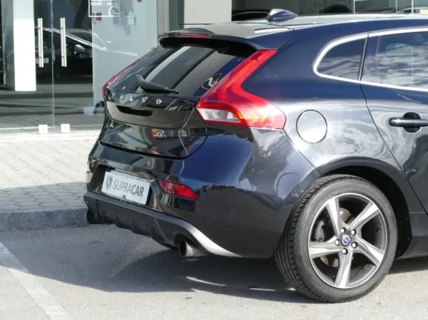 Volvo V40 1.6 D2 R-Design 6