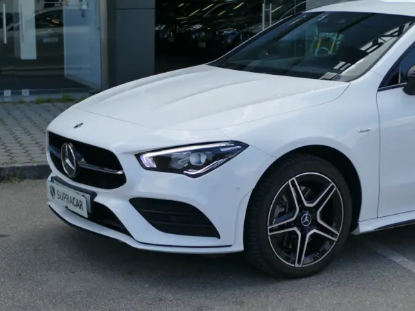 Mercedes-Benz CLA 250 e Shooting Brake AMG Line 3