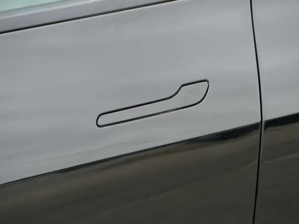 Tesla Model Y Standard 9