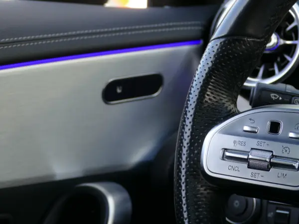 Mercedes-Benz CLA 250 e Shooting Brake AMG Line 30