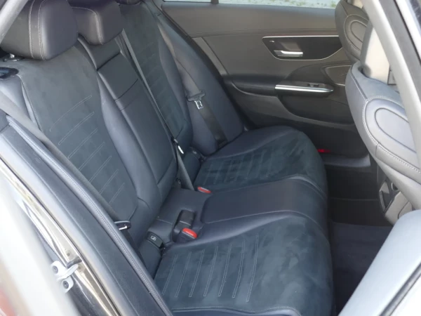 Mercedes-Benz C 300 e AMG Line 31