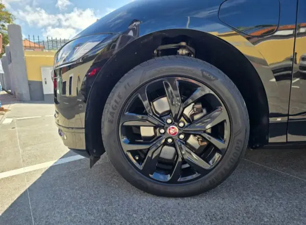 Jaguar I-Pace EV400 R-Dynamic SE AWD 4
