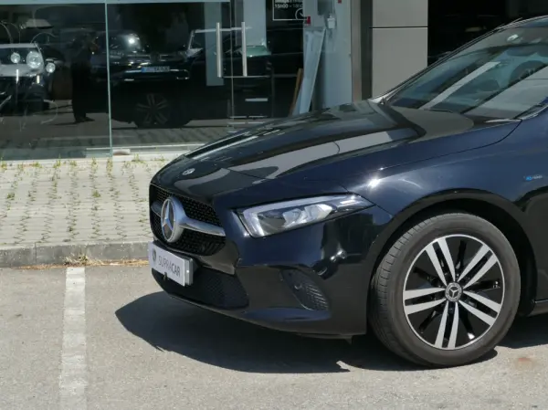 Mercedes-Benz A 250 e Progressive 3