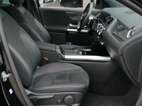 Mercedes-Benz GLA 250 e AMG Line 31