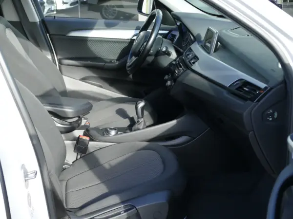 BMW X1 16 d sDrive Advantage 31